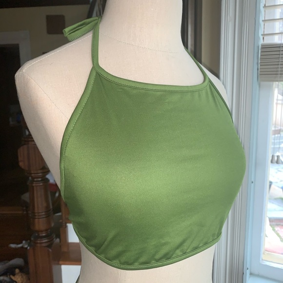 Halter tie around neck crop top 🌵 - Picture 2 of 8